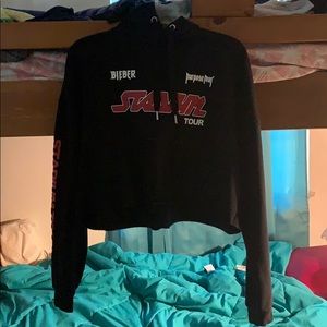 Justin Bieber H&M cropped hoodie